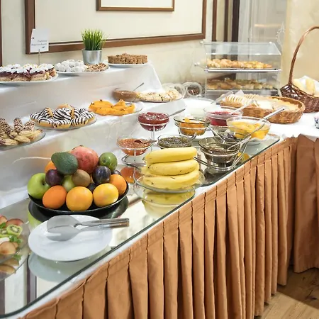 Hotel Downtown - Location In The Heart Of 4*